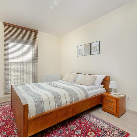 Wilczak Spacious With Free Garage By Renters *