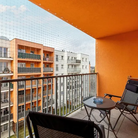 Wilczak Spacious With Free Garage By Renters 아파트 *