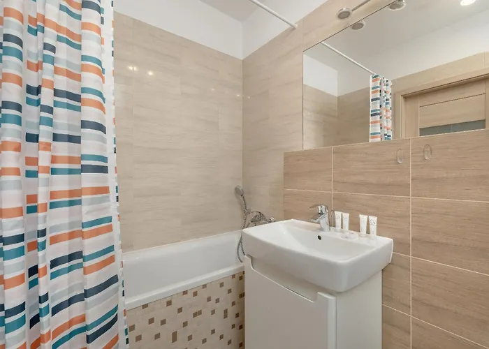 Wilczak Spacious With Free Garage By Renters Apartment