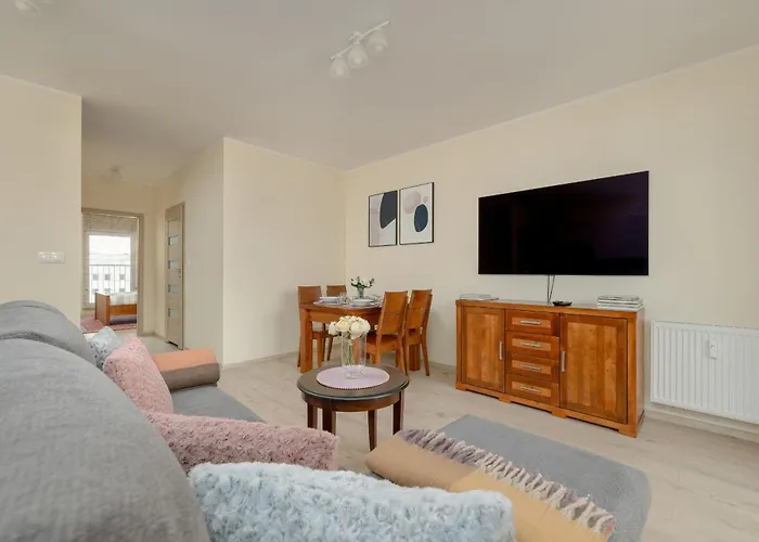 Wilczak Spacious With Free Garage By Renters 아파트 포즈난